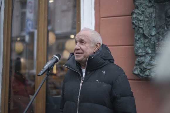 Мемориальную доску Владимиру Гуркину открыли в Москве Мемориальную доску Владимиру Гуркину открыли в Москве