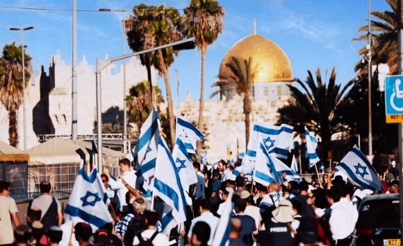 Солнце лопается - и уже не до Израиля и Украины