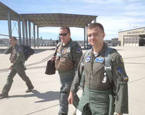 В Киеве объявили о начале учебных полётов украинских лётчиков на F-16 В Киеве объявили о начале учебных полётов украинских лётчиков на F-16