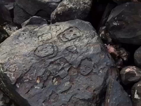 Секрет Амазонки: вырезанные в камне древние лица поставили в тупик ученых