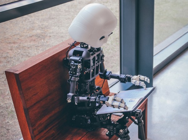 Эксперт по чат-ботам назвал реальную опасность искусственного интеллекта