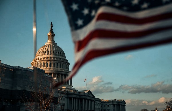 Эдуард Лозанский: Благополучие внешнеполитического истеблишмента США слишком зависит от ВПК Эдуард Лозанский: Благополучие внешнеполитического истеблишмента США слишком зависит от ВПК