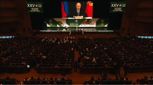 Коренное население, мигранты, Русский мир: речи президента и патриарха на ВРНС