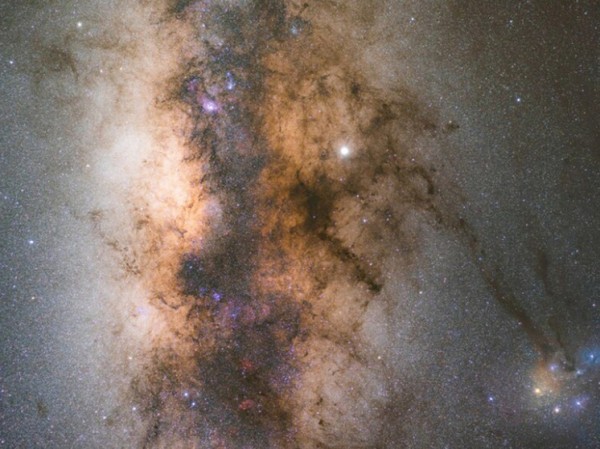 Обнаружена самая далекая галактика: похожа на Млечный путь