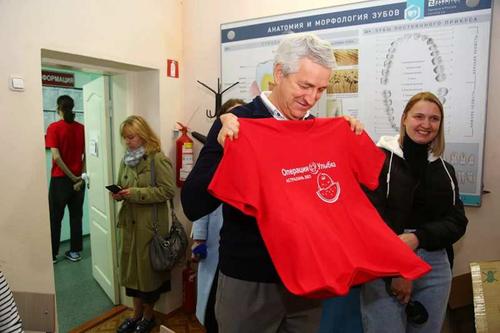 Депутат Государственной Думы Леонид Огуль: В Астрахани врачи подарят детям чудо Депутат Государственной Думы Леонид Огуль: В Астрахани врачи подарят детям чудо