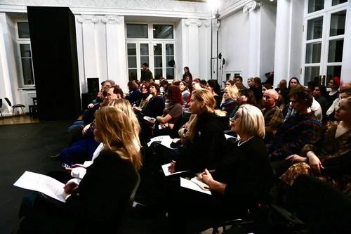 «Люди и птицы» взлетели в «Ленкоме»! «Люди и птицы» взлетели в «Ленкоме»!