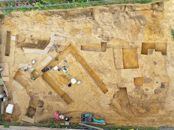 Уникальная находка: в Германии обнаружили мини-храмы и жертвенную яму древних римлян