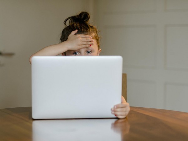 Академик Басюк рассказал, как Интернет снижает интеллектуальные способности российских детей