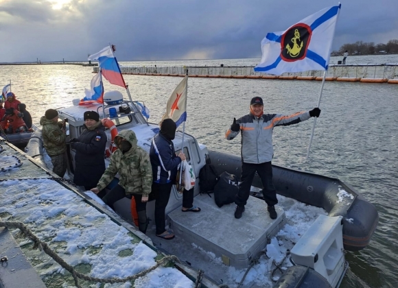 Участников СВО в России поддержали любители зимнего плавания