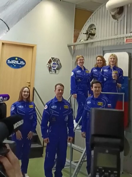 Год в замкнутом пространстве:  стартовал эксперимент по имитации  межпланетного полета