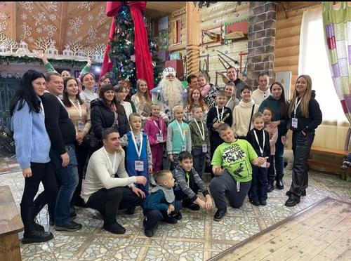 Участники спецрейсов «Время героев» побывали на «Родине Снегурочки» 