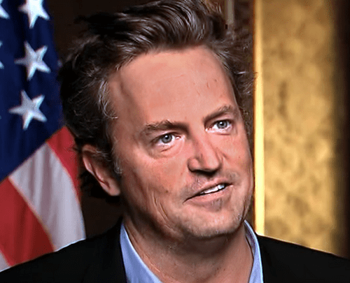 Актера Мэттью Перри похоронили напротив студии, где снимали сериал «Друзья» Актера Мэттью Перри похоронили напротив студии, где снимали сериал «Друзья»