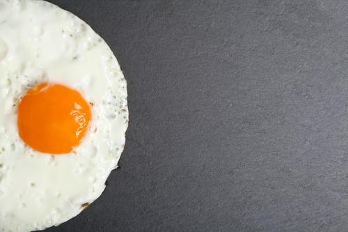 Из-за рекордной «60-градусной» жары в Бразилии жарят яичницу на асфальте