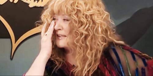 Алла Пугачева попыталась оправдаться за свои слова о «рабах и холопах» Алла Пугачева попыталась оправдаться за свои слова о «рабах и холопах»