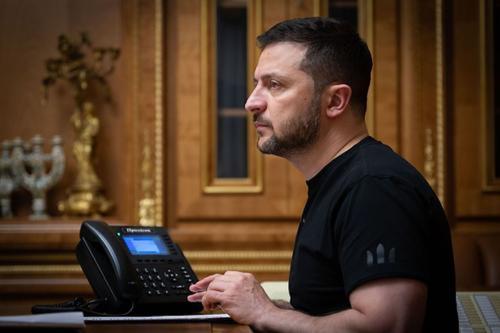 Джонсон: действия Зеленского могут привести к военному перевороту на Украине Джонсон: действия Зеленского могут привести к военному перевороту на Украине