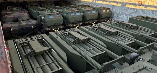 Украина и Польша продолжают вооружаться Украина и Польша продолжают вооружаться