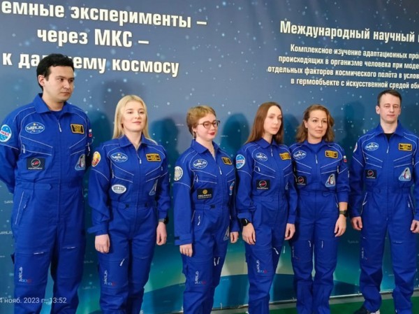 Год в замкнутом пространстве:  стартовал эксперимент по имитации  межпланетного полета