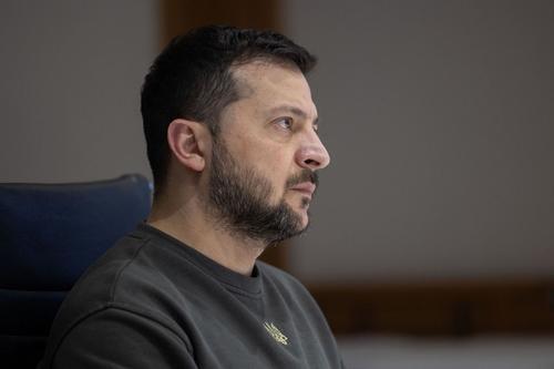 Медведев назвал «дешевой бравадой» слова Зеленского о покушениях на него