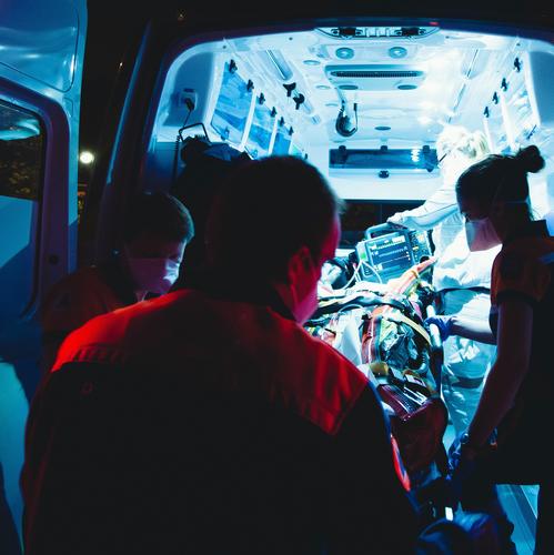 Ребенок боксера Дацика госпитализирован из-за серьезного отравления