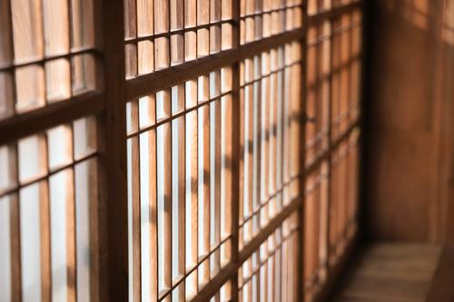 Заключенный прямо из колонии обманом похитил у тюменцев миллион Заключенный прямо из колонии обманом похитил у тюменцев миллион