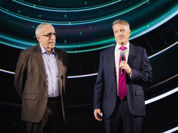 Сбер назвал имена трех новых лауреатов Научной премии