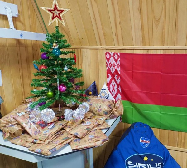 Экипаж SIRIUS-2023 готовится к встрече Нового года на «лунной орбите»