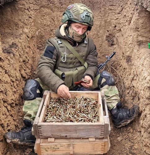 От ветров и водки хрипли наши глотки От ветров и водки хрипли наши глотки