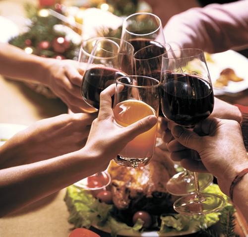 Как пить и есть во время новогодних праздников