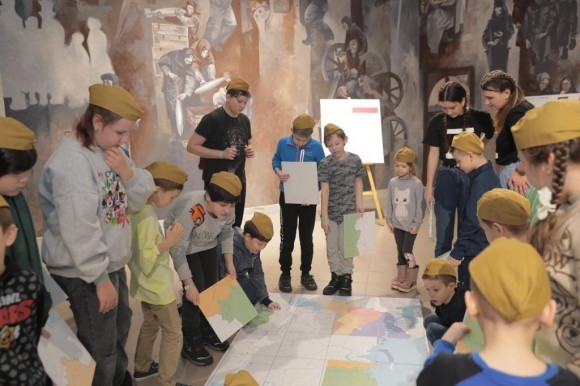 «Елка Победы» ждет юных гостей «Елка Победы» ждет юных гостей