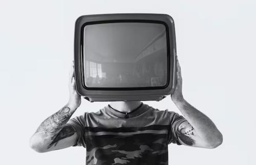 Первый канал страдает неразборчивостью?