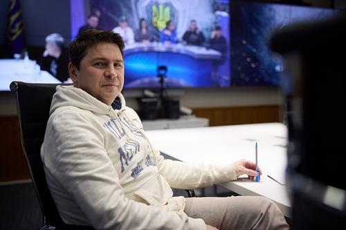 Подоляк: Украина не сможет довести производство оружия до паритета с Россией Подоляк: Украина не сможет довести производство оружия до паритета с Россией