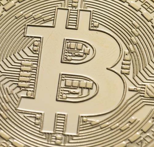 Американские власти 10 лет сопротивлялись, но встроили «крипту» в свою финансовую систему: теперь ее производными торгуют на бирже Американские власти 10 лет сопротивлялись, но встроили «крипту» в свою финансовую систему: теперь ее производными торгуют на бирже