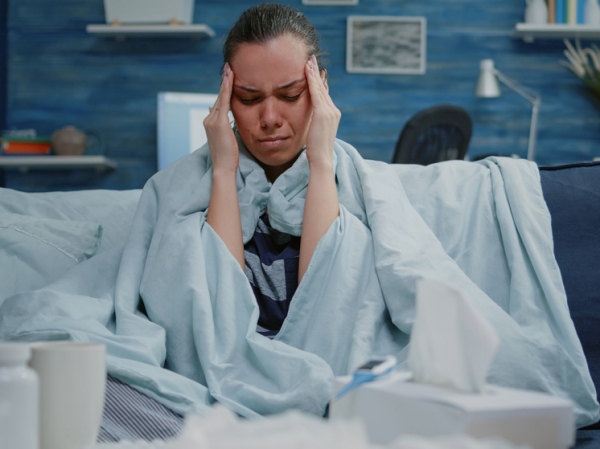 Названы два неочевидных признака приближающейся изнуряющей мигрени