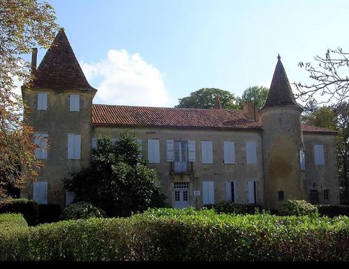 Продажа замка д’Артаньяна: легендарное здание уходит в частные руки