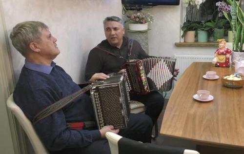 «В речку месяц золотой окунулся с головой» - моя любимая песня «В речку месяц золотой окунулся с головой» - моя любимая песня