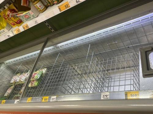 Владелец «Пятерочки» объяснил отсутствие курятины морозами и снегопадами Владелец «Пятерочки» объяснил отсутствие курятины морозами и снегопадами