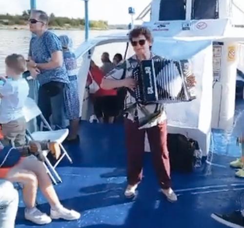 История одного клипа: «Вот она деревня» История одного клипа: «Вот она деревня»