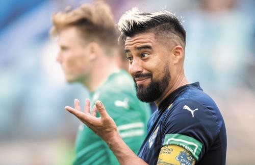 Эквадорский футболист Нобоа простился с «Сочи» и вернулся на родину