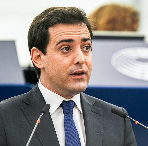 Главой МИД Франции назначен супруг нового премьера Атталя Стефана Сежурне