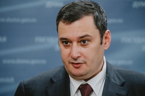 Хинштейн об указе для иностранцев-контрактников: своих граждан Россия не выдает Хинштейн об указе для иностранцев-контрактников: своих граждан Россия не выдает