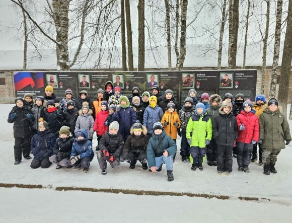 Родина Деда Мороза приняла юных спортсменов, среди которых были дети погибших в зоне СВО  