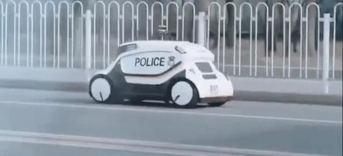 Китай вывел на трассы и улицы полицейские дроны с правом на задержания — Синьхуа Китай вывел на трассы и улицы полицейские дроны с правом на задержания — Синьхуа