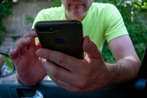 Мошенники обманывают россиян, используя голоса их родных и знакомых