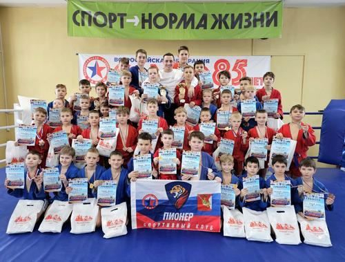 Родина Деда Мороза приняла юных спортсменов, среди которых были дети погибших в зоне СВО  