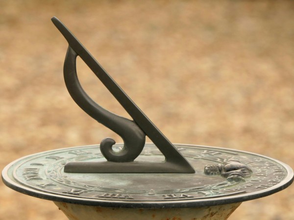  Изобретатель Бутусов запатентовал новые солнечные часы