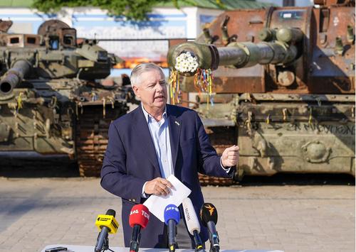 Грэм предложил внести РФ в список спонсоров терроризма из-за смерти Навального