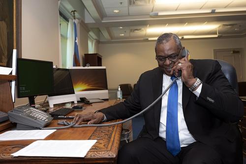 Остин извинился перед американцами за сокрытие своего онкологического диагноза