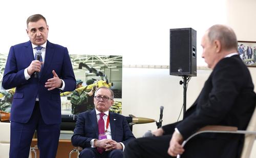 Президент России Путин: все, кто воюет, должны быть равны в правах и идентичны Президент России Путин: все, кто воюет, должны быть равны в правах и идентичны