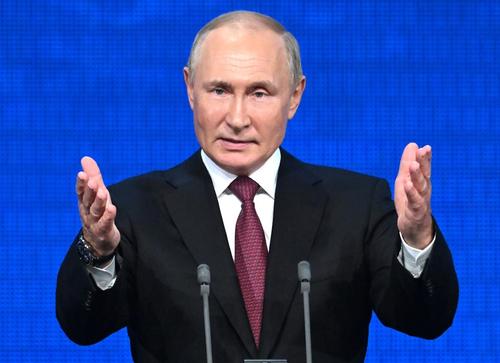 Путин назвал рисками для роста экономики РФ нехватку кадров и технологий Путин назвал рисками для роста экономики РФ нехватку кадров и технологий