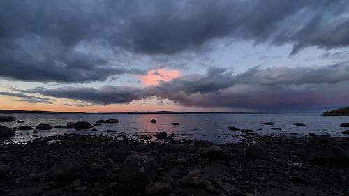 В Карелии пропал вертолет Ми-8 МЧС России В Карелии пропал вертолет Ми-8 МЧС России